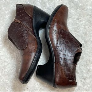 Easy Street Comfort Wave Clogs 7M
